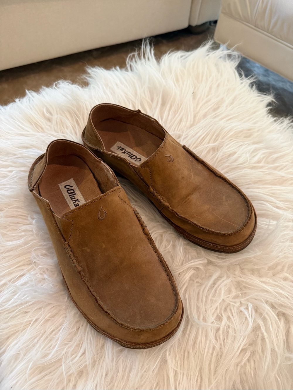 OluKai Men’s Slip-On Loafers in Chestnut Brown Size 8. (Worn once or twice.)